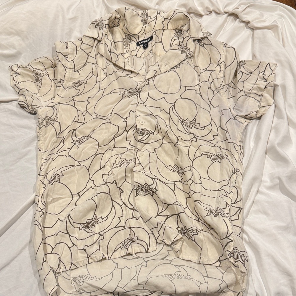 Express Cream Short Sleeve Button-Up with Black Floral Outline